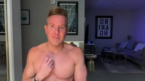 Snapshot of lucasjake chatting on May 8, 1:44 am Lucas Jake online show from May 8, 1:44 am