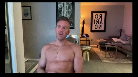 Snapshot of lucasjake chatting on May 11, 10:51 pm Lucas Jake online show from May 11, 10:51 pm