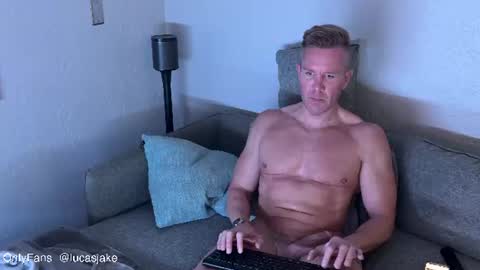 Snapshot of lucasjake chatting on June 16, 10:12 pm Lucas Jake online show from June 16, 10:12 pm