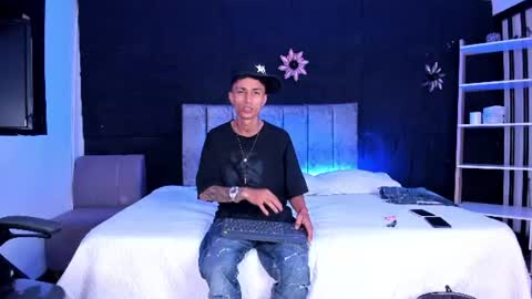Snapshot of lucasjhonson_ chatting on July 21, 5:10 am Lucas online show from July 21, 5:10 am