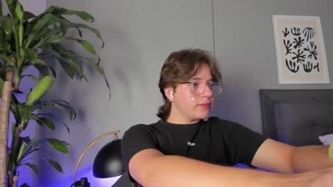 Snapshot of lucass_morales chatting on May 30, 2:36 pm Lucas Morales online show from May 30, 2:36 pm