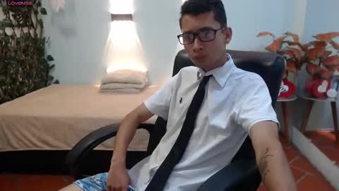 Snapshot of lucasssmith11 chatting on December 3, 12:03 pm LucassSmith11 online show from December 3, 12:03 pm