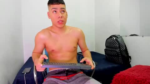 Snapshot of lucastorrez01 chatting on June 27, 7:41 pm LUCAS TORREZ online show from June 27, 7:41 pm