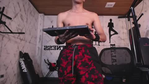 Snapshot of lucca_moreti chatting on May 29, 3:48 am Lucca Moreti online show from May 29, 3:48 am