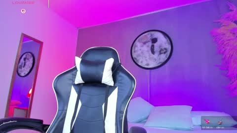 L U C C I A online show from November 4, 2:32 am