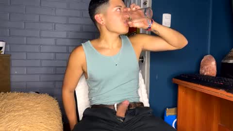 Felipe online show from December 20, 2:30 am