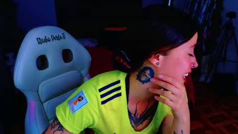 Snapshot of lucia_evans21 chatting on June 27, 8:47 pm lucia_evans21 online show from June 27, 8:47 pm