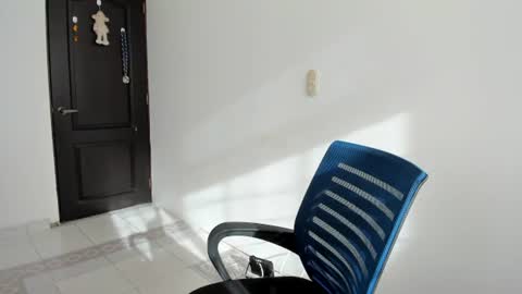 Snapshot of lucia_fuster chatting on June 13, 9:24 pm Lucia online show from June 13, 9:24 pm