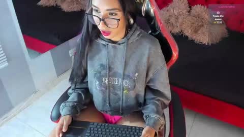 L U C I A online show from September 21, 2:51 pm