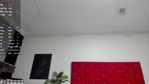 Snapshot of lucia_oregon chatting on May 11, 12:44 pm L U C I A online show from May 11, 12:44 pm