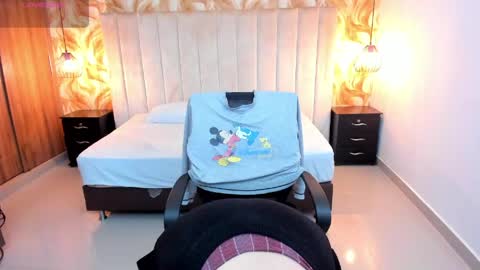 Lucia Vonne online show from May 6, 6:46 pm