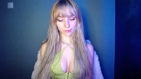 Lucy online show from November 8, 7:56 pm