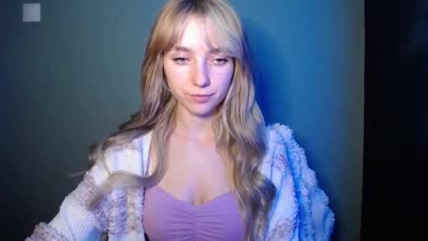 Lucy online show from November 25, 7:47 pm