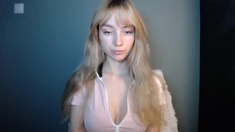 Lucy online show from December 16, 1:27 pm