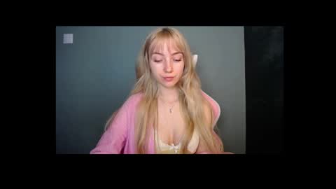 Lucy online show from April 24, 12:18 pm