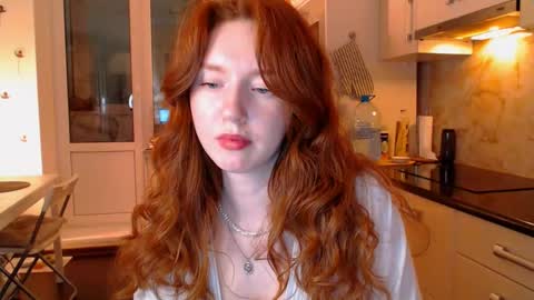 Lucia online show from December 21, 8:00 pm