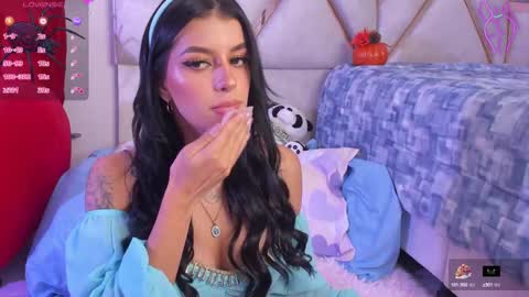 Snapshot of luciajhonnes chatting on October 9, 12:52 am LuciaJhonnes online show from October 9, 12:52 am