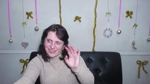 LuciaMi online show from December 19, 3:40 am