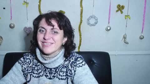 LuciaMi online show from December 29, 6:05 pm