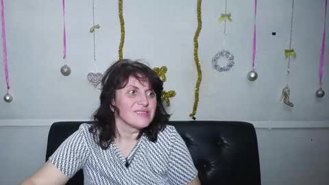 LuciaMi online show from January 16, 9:30 pm