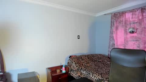 Luciana Evans online show from November 13, 2:27 pm