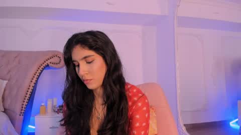 Snapshot of luciana_roa chatting on May 17, 2:35 pm Luciana online show from May 17, 2:35 pm