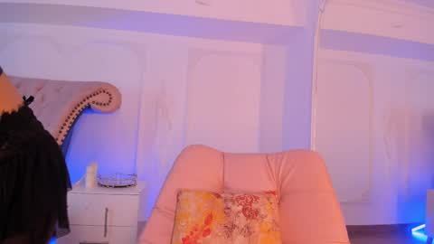 Snapshot of luciana_roa chatting on May 23, 7:29 pm Luciana online show from May 23, 7:29 pm