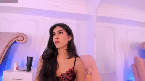 Snapshot of luciana_roa chatting on May 27, 8:50 pm Luciana online show from May 27, 8:50 pm