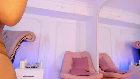 Snapshot of luciana_roa chatting on June 7, 2:32 pm Luciana online show from June 7, 2:32 pm
