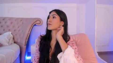 Snapshot of luciana_roa chatting on June 15, 8:44 pm Luciana online show from June 15, 8:44 pm