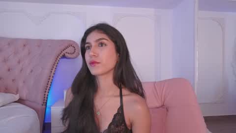 Snapshot of luciana_roa chatting on June 27, 8:47 pm Luciana online show from June 27, 8:47 pm