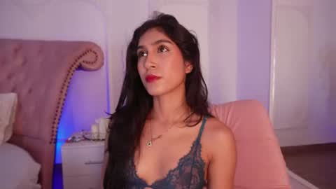 Snapshot of luciana_roa chatting on July 20, 2:52 pm Luciana online show from July 20, 2:52 pm