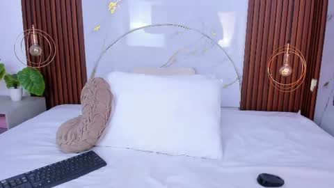 Snapshot of lucianasmith_ chatting on July 29, 8:29 pm Luci online show from July 29, 8:29 pm