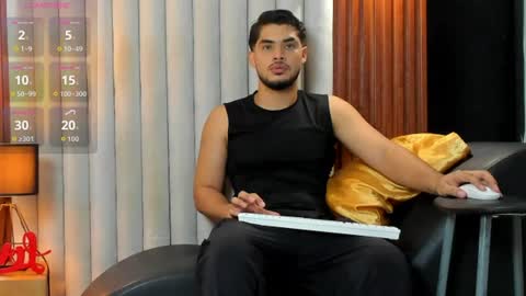 Snapshot of luciano_vitale_ chatting on July 15, 11:37 am Luciano online show from July 15, 11:37 am