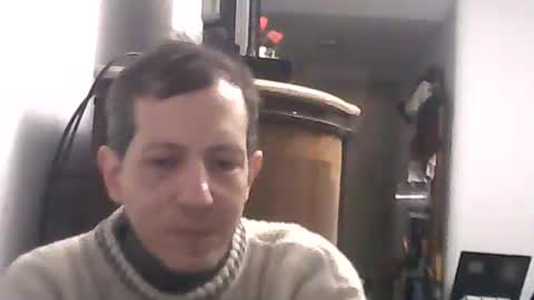 Snapshot of lucianoaxel chatting on May 28, 3:37 am Luciano online show from May 28, 3:37 am
