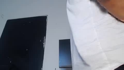 Snapshot of lucianxxx_ chatting on July 13, 4:43 pm lucianluciano online show from July 13, 4:43 pm