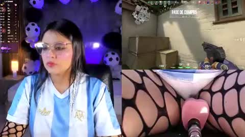 Snapshot of luciareid chatting on June 25, 2:10 pm Lucia online show from June 25, 2:10 pm