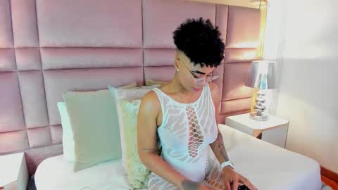  lucia wallace  online show from September 27, 3:44 am