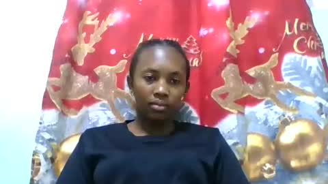 Snapshot of lucie196645 chatting on June 10, 7:13 pm lucie196645 online show from June 10, 7:13 pm