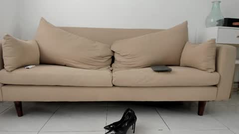Snapshot of lucie_oude_ chatting on June 2, 9:50 pm Lucie online show from June 2, 9:50 pm