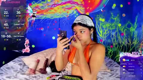 Snapshot of lucie_petite chatting on May 11, 6:49 pm Lucie - online show from May 11, 6:49 pm