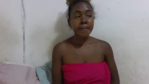 luciennezz online show from March 18, 12:08 pm