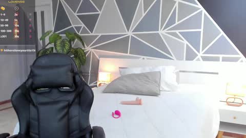 Snapshot of lucifer_dauhgter chatting on January 31, 3:22 pm Lucy online show from January 31, 3:22 pm