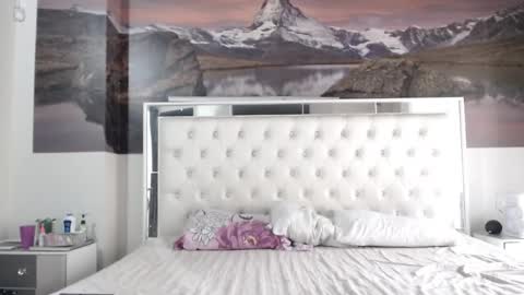 Snapshot of luciifer_hills chatting on December 24, 1:06 pm luciifer_hills online show from December 24, 1:06 pm