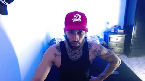 Snapshot of luciifer_hills chatting on November 19, 3:01 pm luciifer_hills online show from November 19, 3:01 pm