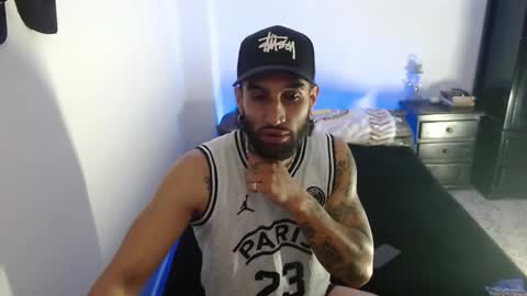 Snapshot of luciifer_hills chatting on November 21, 3:11 pm luciifer_hills online show from November 21, 3:11 pm