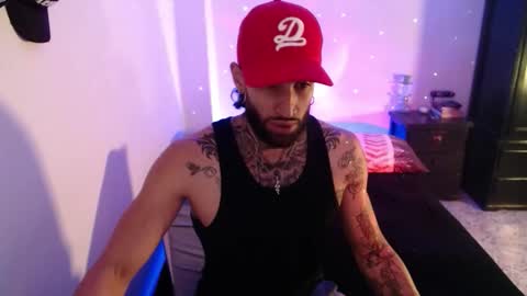 Snapshot of luciifer_hills chatting on November 26, 3:35 pm luciifer_hills online show from November 26, 3:35 pm