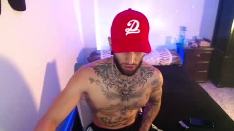 Snapshot of luciifer_hills chatting on December 2, 3:51 pm luciifer_hills online show from December 2, 3:51 pm