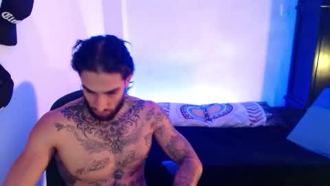 Snapshot of luciifer_hills chatting on December 4, 3:32 pm luciifer_hills online show from December 4, 3:32 pm