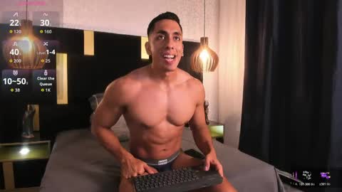 Snapshot of lucio__fox chatting on June 7, 6:55 pm Lucio online show from June 7, 6:55 pm